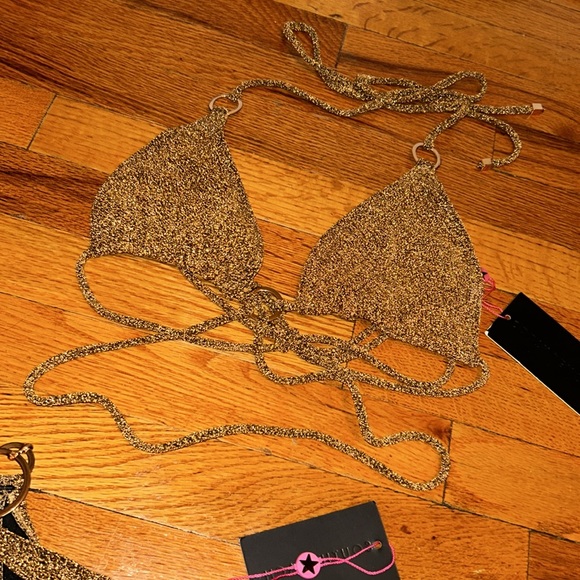 Gold bikini - Picture 5 of 12